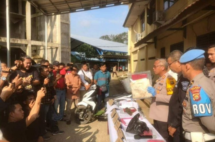 Pembunuhan Sadis di Bungo: Pemuda Bacok Leher Teman Hingga Putus