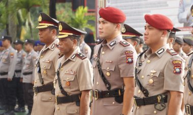 Kapolresta Barelang Pimpin Upacara Serah Terima Jabatan 8 Pejabat Polresta Barelang