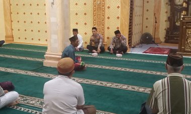 Polsek Gunung Meriah Gelar Jumat Curhat di Masjid Baiturrahman untuk Jaga Kamtibmas