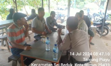 Polresta Barelang Gelar Kegiatan Minggu Kasih di Sungai Beduk