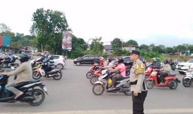 Strong Point Pagi Hari Polsek Sekupang, Jaga Kondusifitas Keselamatan Pengendara