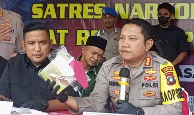 Kapolresta Barelang Ungkap Jaringan Narkotika dengan Barang Bukti Sabu 4.054,3 Gram dan 900 Butir Ekstasi dalam Konferensi Pers