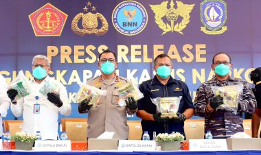 IRJEN POL YAN FITRI HALIMANSAYAH KAPOLDA KEPRI HADIRI PENGUNGKAPAN KASUS TINDAK PIDANA NARKOTIKA 106 KG SABU