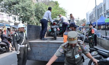 Operasi Patuh Jaya 2024, Satlantas Jakbar Bersama Instansi Terkait Gelar Penertiban Parkir Liar di City Park Cengkareng