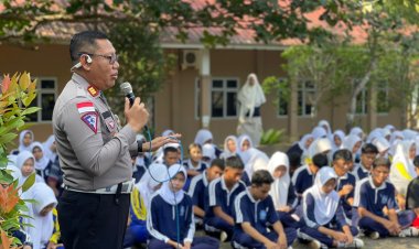Operasi Patuh Seligi 2024 Polres Bintan, Kasat Lantas Polres Bintan Sosialisakan Tertib Berlalu Lintas Kepada Pelajar