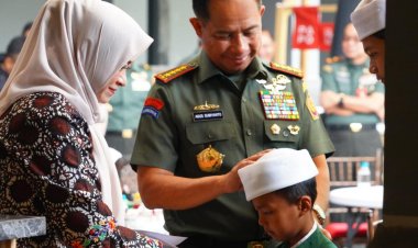 Tanda Rasa Syukur, Panglima TNI Beri Santunan Anak Yatim