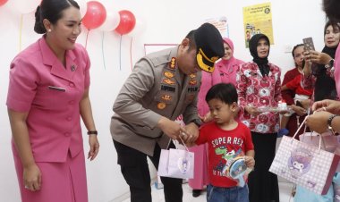 Kapolresta Barelang Dukung Program PIN Polio Cegah KLB, Berikan Imunisasi Gratis Kepada Masyarakat di Posyandu Kemala Bhayangkari