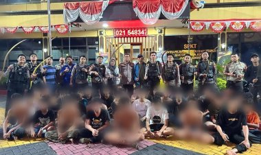 Tim Patroli Perintis Presisi Gagalkan Tawuran di Duri Kepa, Amankan 42 Remaja dan Senjata Tajam