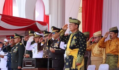 Kapolda Kepri Irjen Pol Yan Fitri Halimansyah Hadiri Upacara HUT ke-79 RI di Tanjungpinang