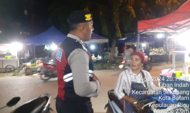 Patroli Malam hari, Batara Biru Sekupang Sampaikan Pesan Kamtibmas Kepada Warga