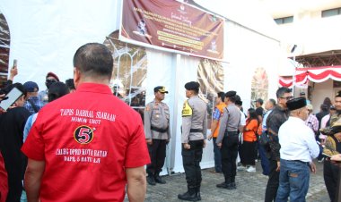 Polresta Barelang Lakukan Pengamanan Hari Terakhir Pendaftaran Calon Walikota dan Calon Wakil Walikota di Kantor KPU Kota Batam