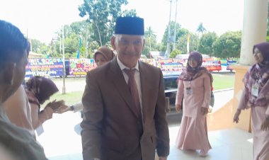 Wakil Bupati Natuna, Rodial Huda, Hadiri Pelantikan DPRD Tanpa Sambutan Resmi, Berikan Pernyataan kepada Media