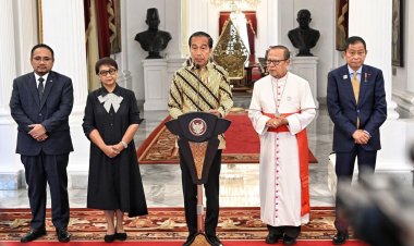 Presiden Jokowi Pimpin Rapat Terakhir Persiapan Kedatangan Paus Fransiskus ke Indonesia