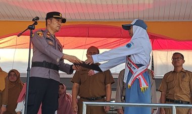 Cegah Kenakalan Remaja Kapolsek Batu Aji Beri Sosialisasi ke Sekolah SMK Negeri 1 Kec. Batu Aji
