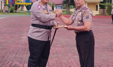 Kapolres Simalungun Pimpin Upacara Penghargaan Kenaikan Pangkat Luar Biasa Personel Polres Simalungun