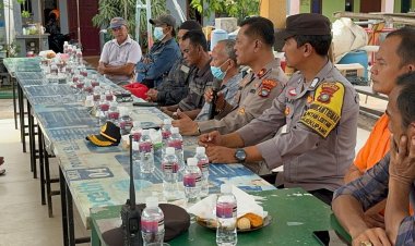 Wujudkan Pilkada Damai 2024, Polsek Sekupang Ajak Warga Tiban III Jaga Keamanan Lewat Jumat Curhat