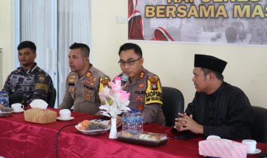 Kapolres Bintan Dengarkan Langsung Permintaan Masyarakat Kelurahan Sei Lekop Kijang, Dalam Jumat Curhat, Ini Permintaan Masyarakat