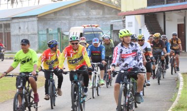 Bersepeda santai Kapolres Lingga bersama Masyarakat Dabo Singkep