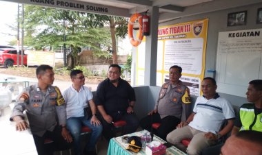 Dukungan dan Silaturahmi Bapak Hendrik, DPRD Kota Batam, Bersama Kapolsek Sekupang untuk Kelayakan Satkamling Tiban III Sekupang