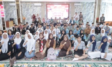Wahai Siswa dan Siswi Kami Cinta Kalian, sayangi diri, masa depan yang cerah sedang menanti tema tatap muka Kapolres Karimun