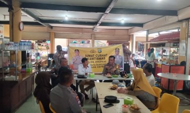 Kegiatan Jumat Curhat Katibmas Kapolsek Sekupang di Pasar Tiban Center