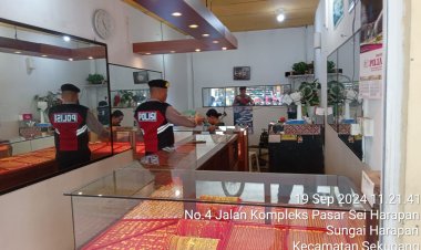 Polsek Sekupang Pastikan Situasi Kondusif, Sambangi Pusat Keramaian