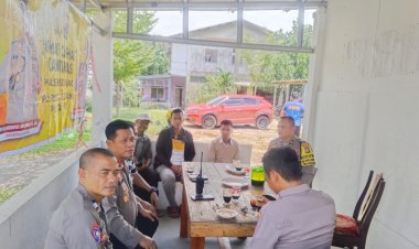 Kapolsek Sekupang himbau warga Sei Harapan Kecamatan Sekupang Dalam Kegiatan Jumat Curhat
