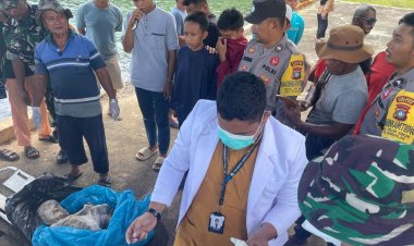 Polsek Tambelan Bantu Mayarakat Evakuasi Penemuan Mayat di Pinggir Pantai Pulau Sedua Besar Tambelan