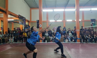 Tim Ganda Putri Lanud RSA Natuna Juara Open Turnamen Badminton HUT ke-79 TNI