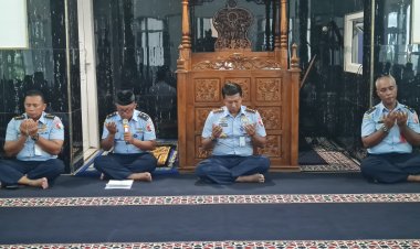 Personel Lanud Raden Sadjad Natuna Panjatkan Doa untuk Suksesnya HUT ke-79 TNI