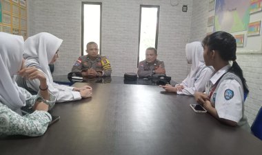 Siswi SMA Negeri 01 Batam Kunjungi Polsek Sekupang, Terima Motivasi dari Panit Binmas Polsek Sekupang