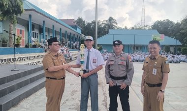Semarak Hari Sumpah Pemuda, Polsek Sekupang Satukan Semangat Di Upacara Bendera SMA Negeri 01 Kota Batam