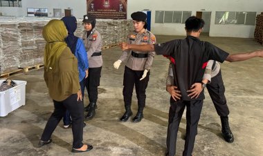 Polresta Barelang Amankan Proses Pelipatan Surat Suara Pilkada Serentak 2024