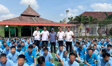 Tingkatkan Motivasi Pegawai, Dr. Aqua Dwipayana Sharing Komunikasi dan Motivasi di Rutan Batam