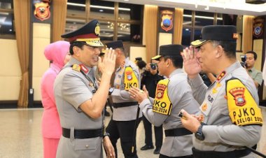 Kapolda Kepri Irjen Pol Yan Fitri Halimansyah Hadiri Upacara Serah Terima Jabatan Irwasum dan Pelantikan Wakapolri