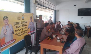 Kapolsek Sekupang Laksanakan Jumat Curhat Kamtibmas di Kedai Kopi Sungai Harapan