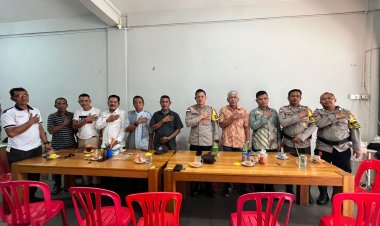 Kapolsek Lubuk Baja Kompol Rangga Primazada Silaturahmi dengan Toga dan Tomas di Kampung Pelita, Batam