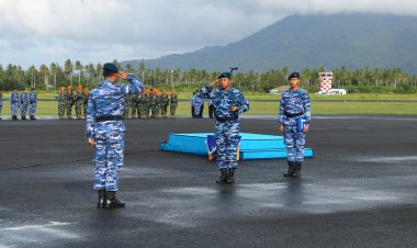 Pesan Penting Kasau: TNI AU Diminta Jaga Netralitas dan Tingkatkan Sinergi pada Upacara di Lanud RSA Natuna