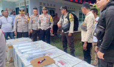 Kompol Andi Sutrisno, A.MD, S.H, M.H., Mengecek Gudang Logistik PPK Pulau Singkep