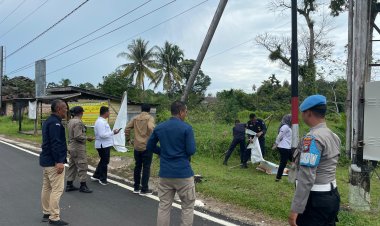 Polsek Daik Lingga Bersama KPU, Satpol PP dan Panwascam Tertibkan Alat Peraga Kampanye (APK)