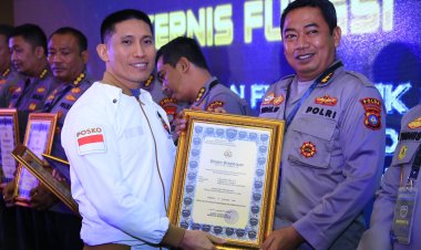 Polda Kepri Terima Penghargaan Beyond Trust Presisi di Rakernis TIK Polri 2024