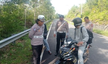 IPDA Maya Oktaviani, S.H., Pimpin Kegiatan Pemeriksaan dan Teguran kepada Pengemudi R4 dan R2