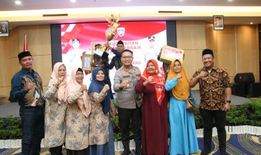 Kapolresta Barelang Berikan Penganugerahan Sat Kamling Terbaik Se-Kota Batam dalam Rangka Kapolresta Barelang Award 2024