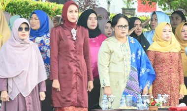 Komandan Lanud RSA Hadiri Upacara Hari Ibu ke-96 Bersama Ketua PIA AG Cab.17/D.I di Kantor Bupati Natuna