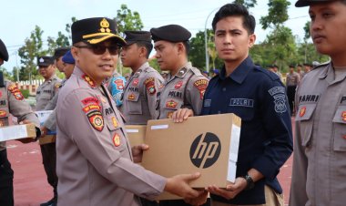 Kapolres Bintan Berikan Penghargaan Kepada Personel Berprestasi