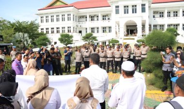 Polres Karimun Kawal Aksi Unras IPN, ASN, dan Honorer di Kantor Bupati