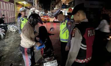 Kompol Andi Sutrisno Pimpin Apel Patroli Cipkon Malam Hari