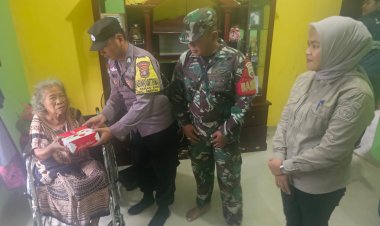 Kapolres Karimun Salurkan Bantuan Sosial untuk Korban Banjir di Baran Barat