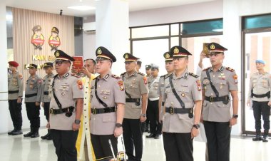 Kapolresta Barelang Pimpin Upacara Serah Terima Jabatan Kapolsek Batu Aji, Kapolsek KKB Hang Nadim serta Pelantikan Kasat Polairud Polresta Barelang dan Kapolsek Batu Ampar