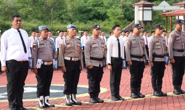 AKBP Apri Fajar Hermanto Berikan Penghargaan Kepada 8 Personel yang Berprestasi